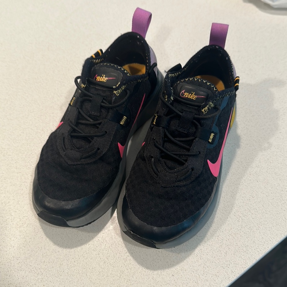 Nike slip on pull on shoes